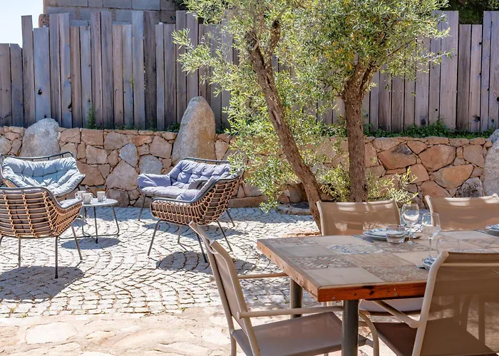 Casetta Taglio Rosso Di Santa Lucia * Sainte-Lucie de Porto-Vecchio